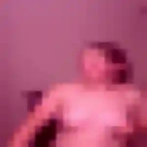 Rejoins Emilie, 24 ans à Quimper en privé
