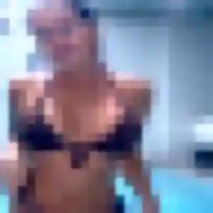 Akinyi (30 ans) à Rochesson cherche une rencontre ce soir