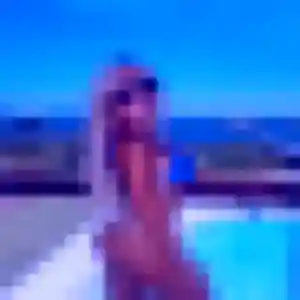 Antoinette, 26 ans, disponible à Roissy-en-France pour un plan cul