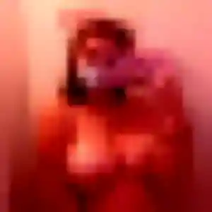 Delphine, 29 ans, en ligne à Roquemaure pour un plan cul