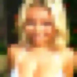 Nassira (23 ans) à Roques cherche une rencontre ce soir