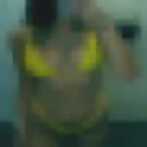 Photo de Roxane à Roussennac (28 ans) - plan cul sans inscription