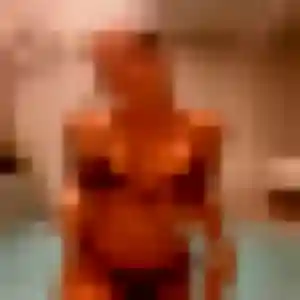 Élise, 35 ans, en ligne à Royat pour une rencontre coquine