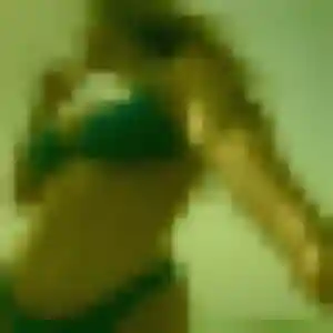 Salamata, 42 ans, en ligne à Saint-Coulomb pour un plan cul