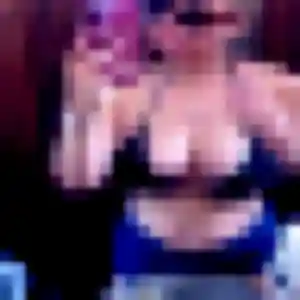 Yolande, 24 ans, disponible à Saint-Denis-de-l'Hôtel pour un plan cul