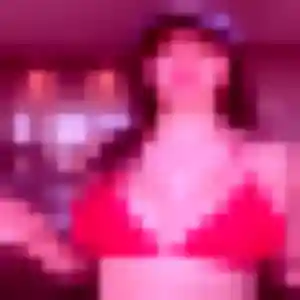 Rejoins Adélaïde, 30 ans à Saint-Désirat gratuitement