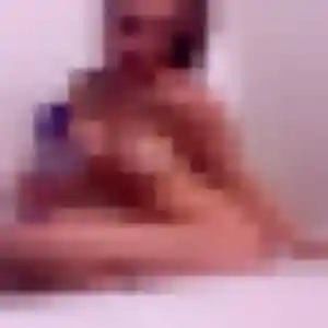 Akinyi de Saint-Georges-des-Groseillers, 26 ans - plan cul discret