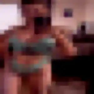 Farida, fille de 25 ans veut plan cul à Saint-Germain-les-Vergnes