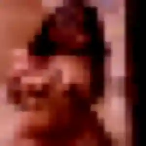 Yolène, 24 ans, connectée à Saint-Gilles pour une rencontre coquine