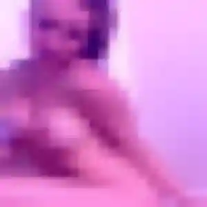 Découvre Béatrice, 30 ans à Saint-Jean-de-la-Neuville en privé