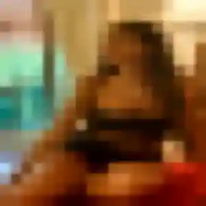 Contacte Honorine, 27 ans à Saint-Just en privé