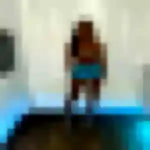 Découvre Yetunde, 41 ans à Saint-Léger-des-Vignes gratuitement