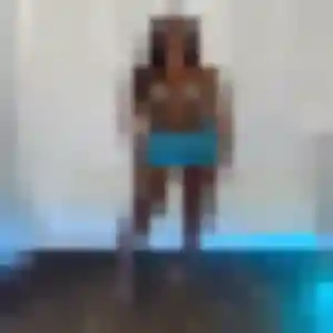 Sexy Xénia, 26 ans à Saint-Malô-du-Bois - la contacter