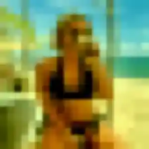 Photo privée de Olufunmi, 23 ans à Saint-Marcel-Bel-Accueil - rencontre coquine