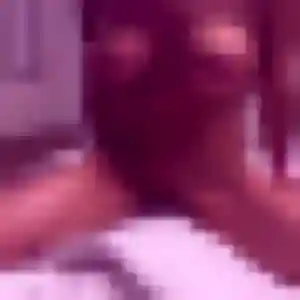 Daba, 22 ans, connectée à Saint-Pierre pour un plan cul