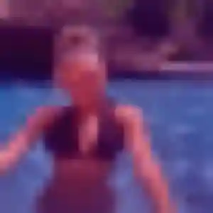 Louna, 23 ans, connectée à Saint-Pierre-de-Bailleul pour une rencontre coquine