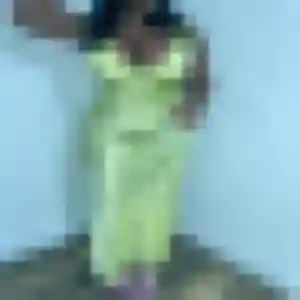 Sexy Malika, 23 ans à Saint-Séglin - voir sa photo