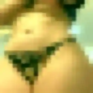 Éva, 29 ans, en ligne à Savigneux pour une rencontre coquine