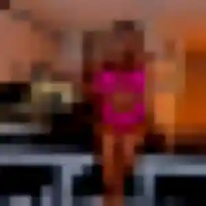 Photo exclusive de Gnilane, 25 ans à Seingbouse - plan discret