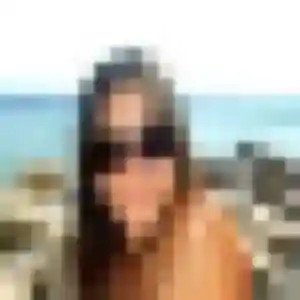 Adeline, femme de 24 ans veut plan cul à Terres-de-Caux