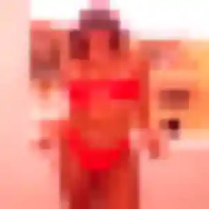 Photo de Yasmine à Valmont (33 ans) - plan cul anonyme