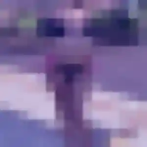 Rejoins Khady, 41 ans à Velles en privé