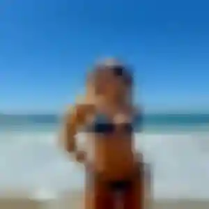 Sexy Ama, 23 ans à Véron - la contacter