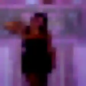 Samira, 24 ans, connectée à Vesly pour une rencontre coquine