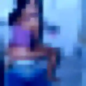 Coumba (33 ans) à Viens propose un plan cul rapidement