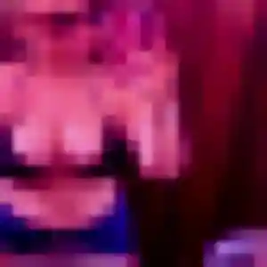 Inès, 23 ans, en ligne à Viroflay pour une rencontre coquine