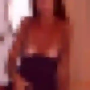 Neema, femme de 26 ans propose plan cul à Yvecrique